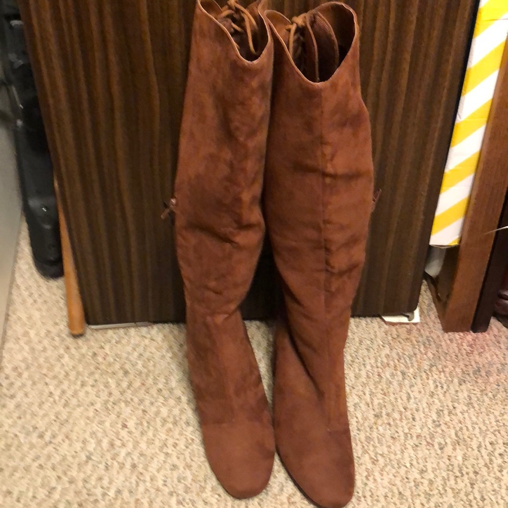 BRN Suede Boots NWOT size 8.5